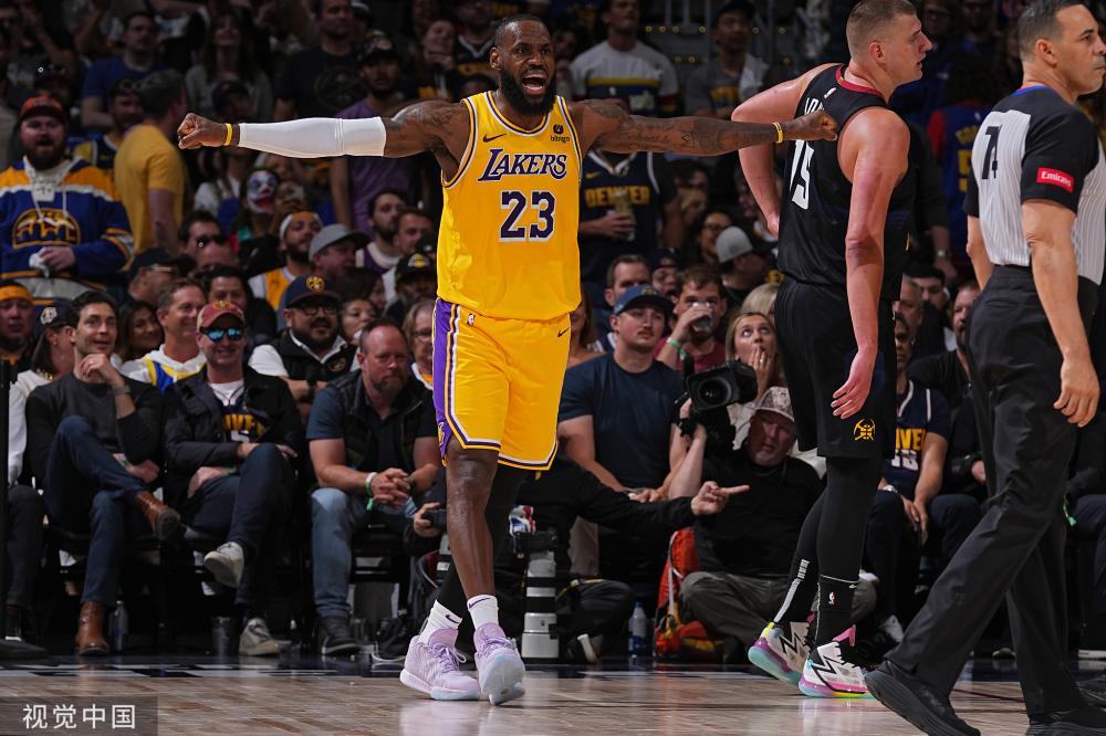 季并不被看 季并不被看